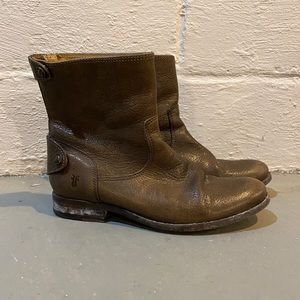 Frye Melissa Button Back Zip Short Boot